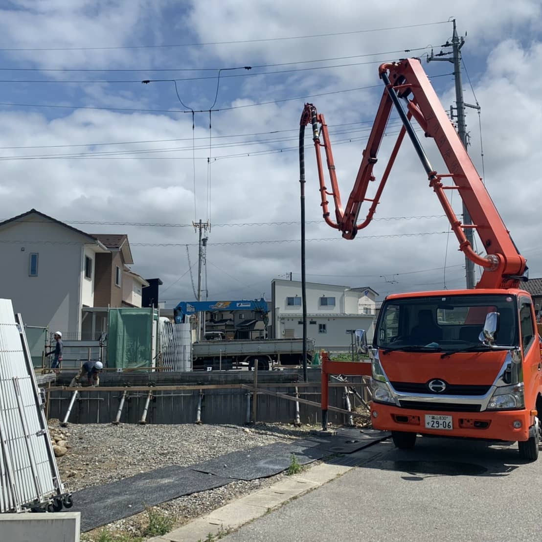 今週もお疲れ様でしたありがとうございました良い週末をお過ごし下さい#圧送工 #富山県#富山市#富山#北陸#コンクリート圧送 #コンクリート打設 #コンクリートポンプ車 #ポンプ車 #ポンプ屋 #住宅基礎