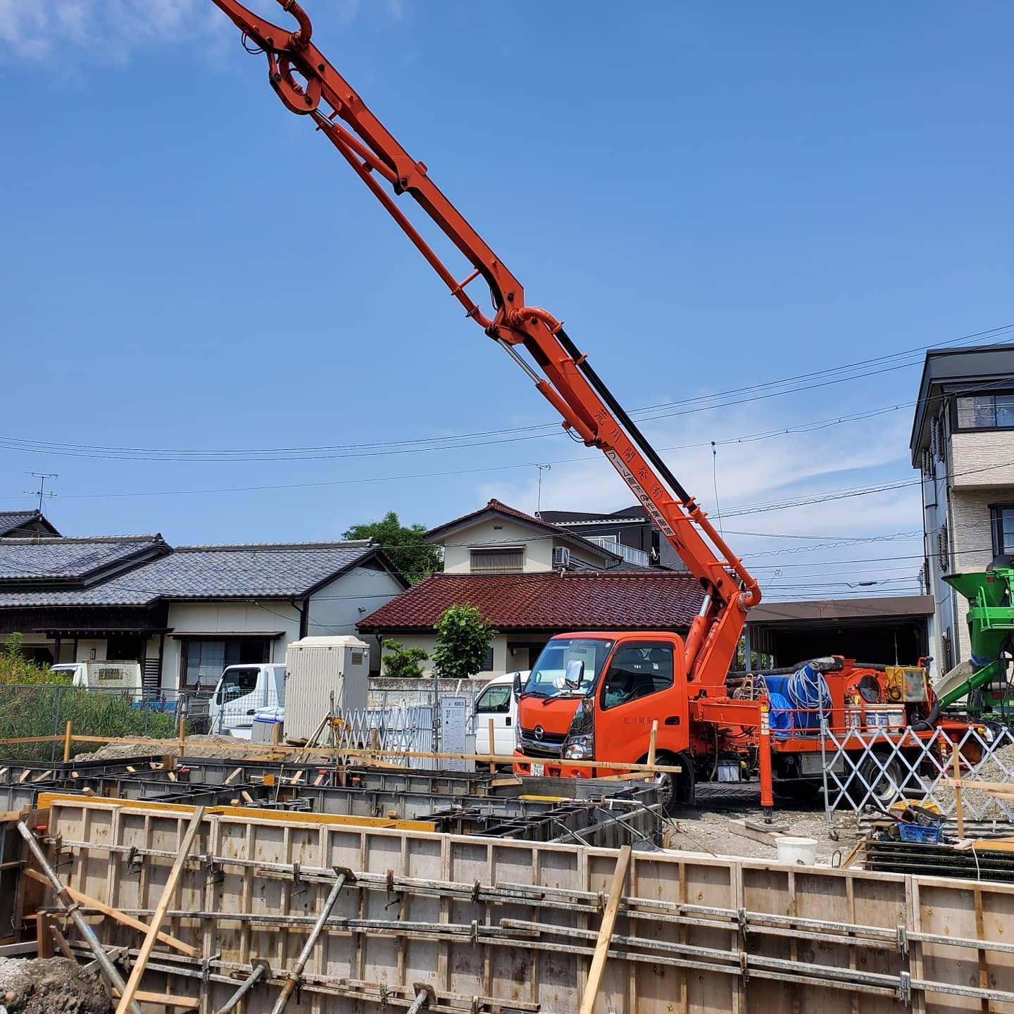 お疲れ様です本日も無事に作業終了しました️ありがとうございました今日も暑かったですねぇ朝から配管の段取りで汗だくに…