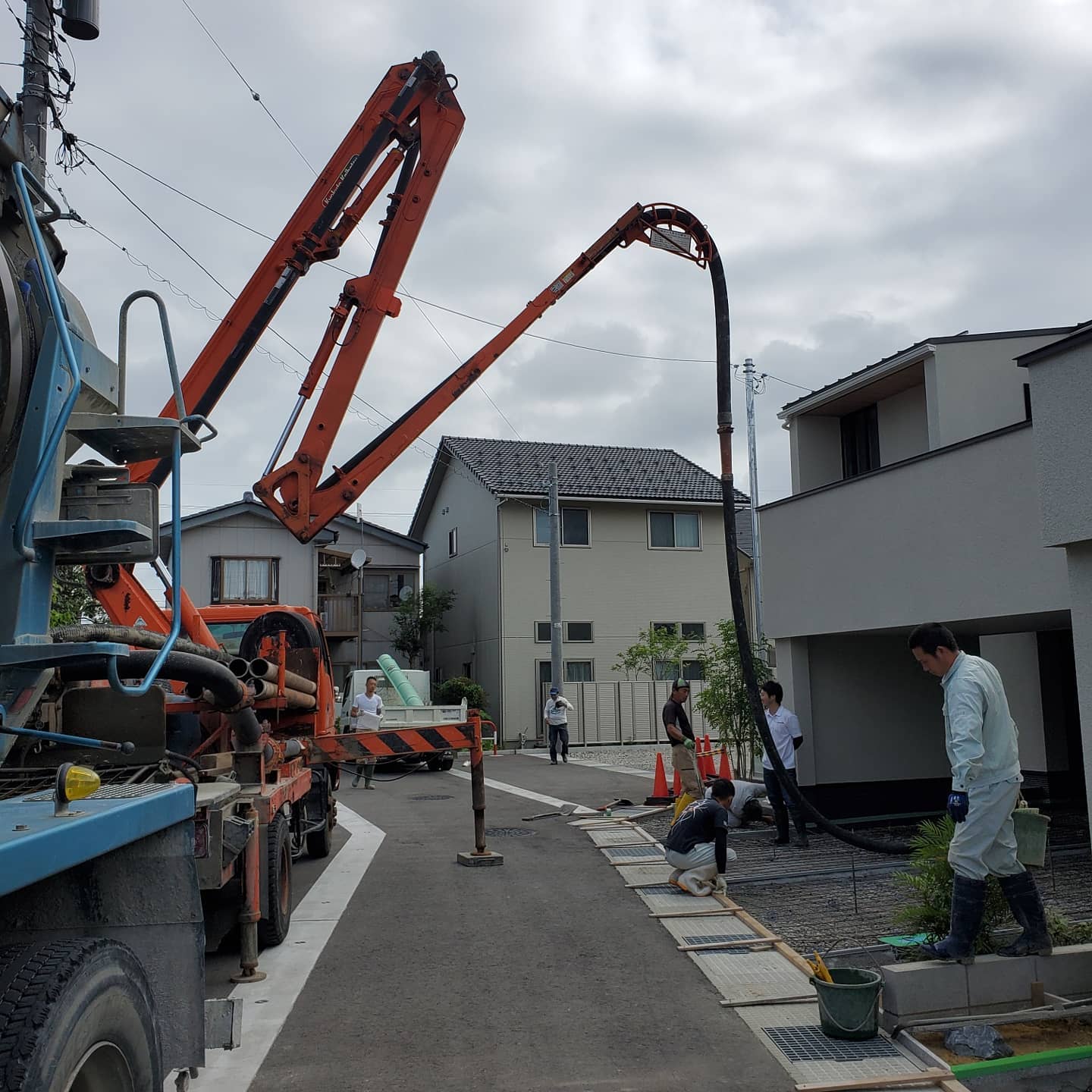 お疲れ様です本日も無事に作業終了しました️ありがとうございました今日は時間に追われ、協力して頂いた業者様ありがとうございました‍♂️
