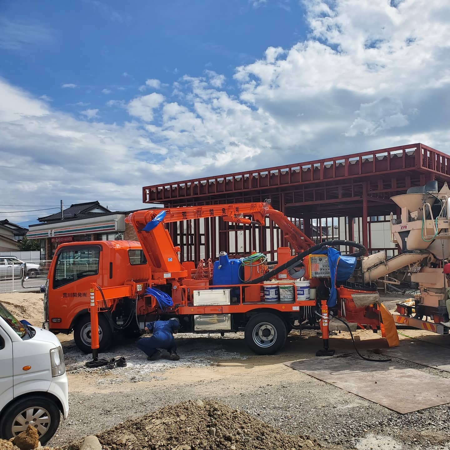 お疲れ様です本日も無事に作業終了しました️ありがとうございました久しぶりに4人で富山ブラックラーメン社長️ご馳走さまです